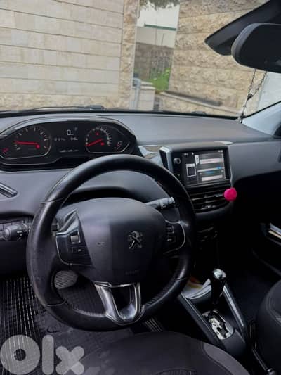 Peugeot 208 2013