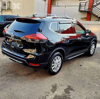 NISSAN ROGUE SV PLUS AWD 2018 MINT CONDITION