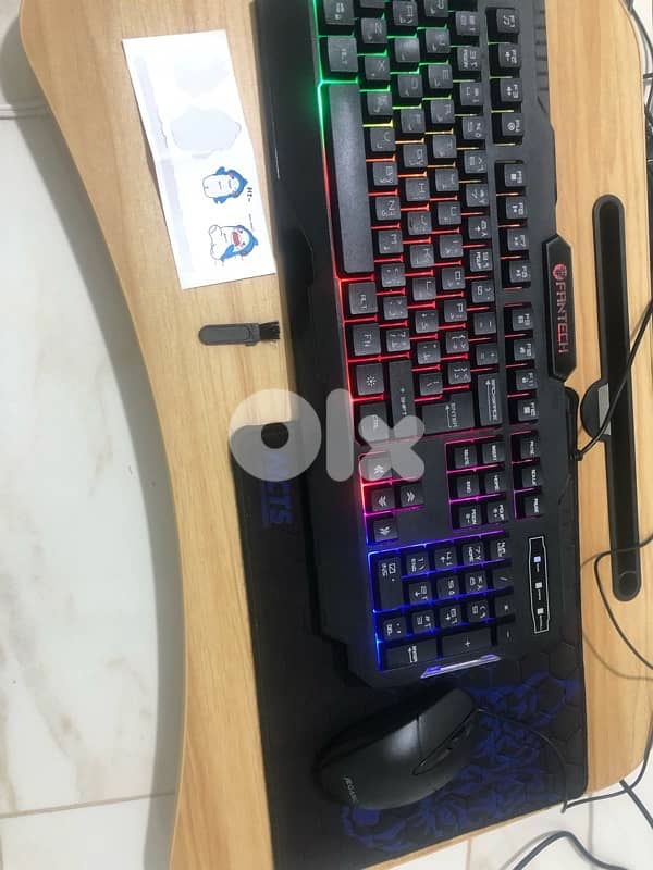 GAMING SET ( gaming keyboard + mouse + mousepad + accessories ) 0
