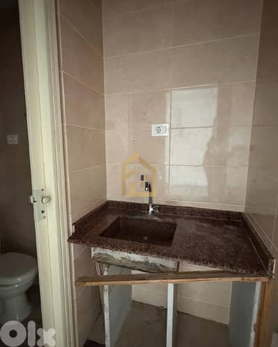 Office for rent in Mar Elias HN348 مكتب للإيجار في مار إلياس