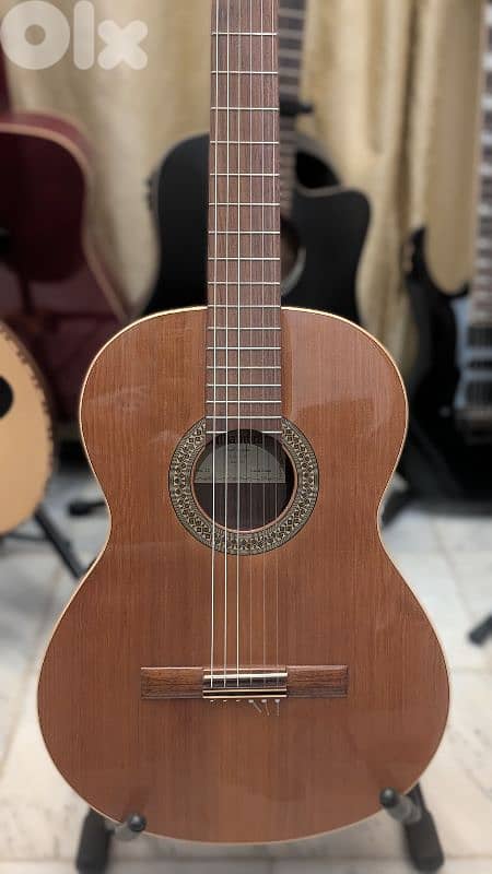 professional classical guitar Alhambra 0