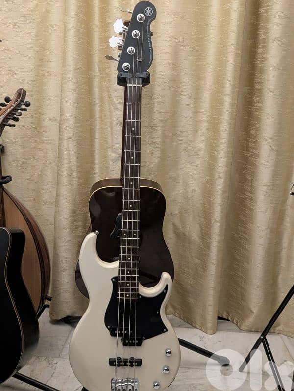 Yamaha bass 0