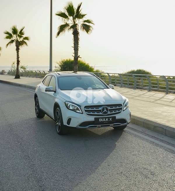 Mercedes  GLA 250 4-Matic - Panoramic Roof - 0 Accident !! AMG Pack 0