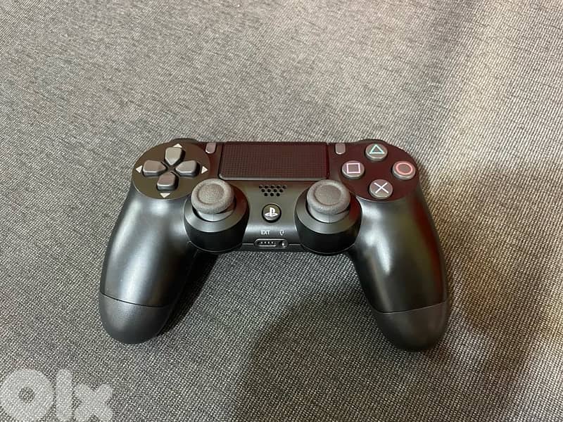 Original ps4 controller with warranty 0