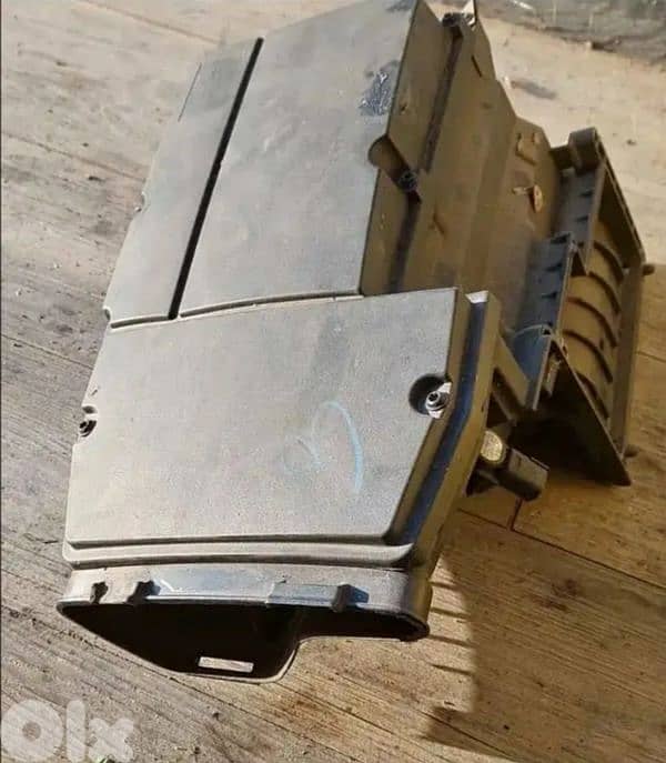 w203 air filter box 0