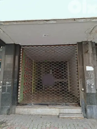 Shop in 3 levels in Ashrafieh for sale / محل تجاري في الأشرفية للبيع