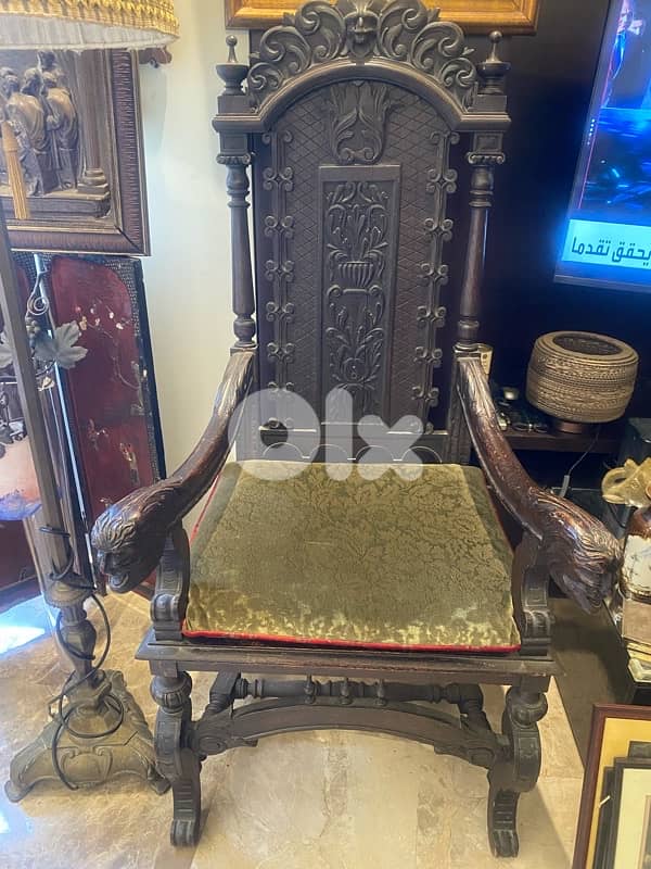 A very old english oak wood king chair.  143 x 63 x 63 cm 11