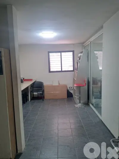 محل للايجار في الدكوانة Shop for rent in Dekwaneh