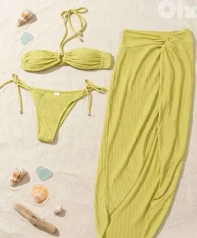 swimsuit small medium 50$