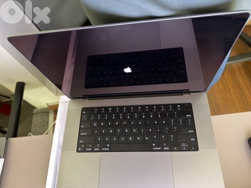 Macbook M2 Pro 1tb 16gb ram 16" 0