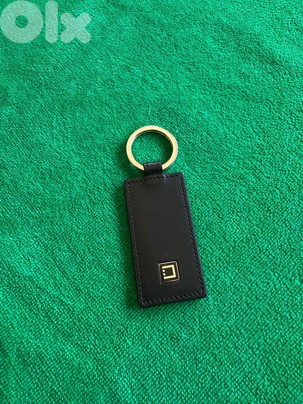 Original S. T. Dupont genuine leather keychain. 0