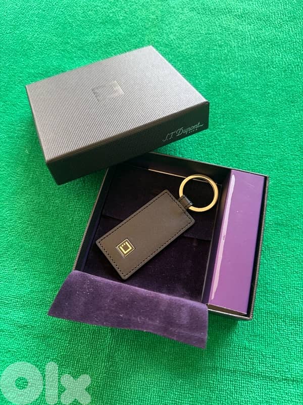 Original S. T. Dupont genuine leather keychain. 2