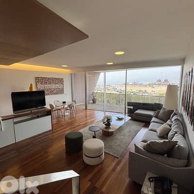 215 Sqm Apartment in Yacht Club - Downtown