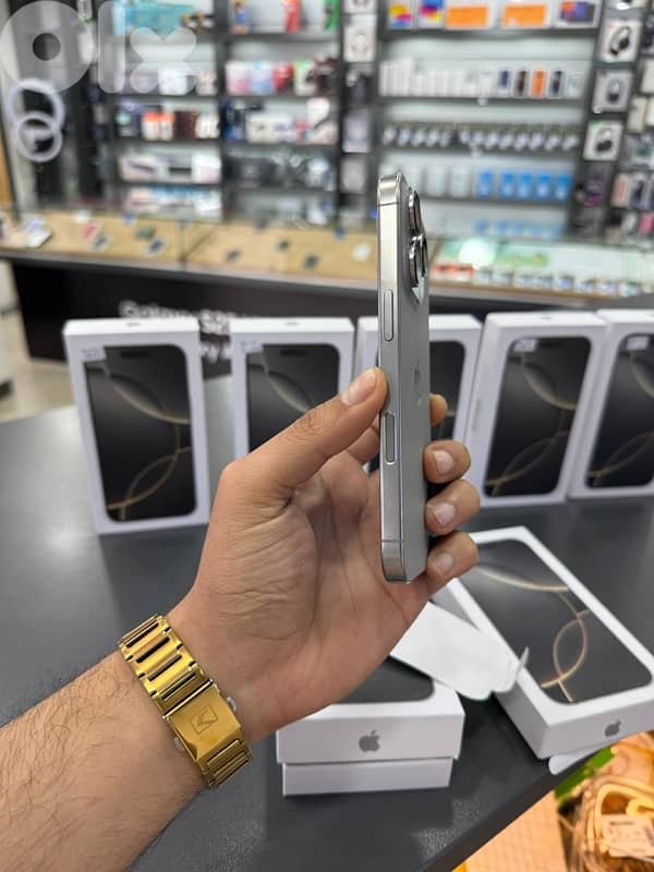 IPHONE 16 PRO 256GB OPEN BOX 2
