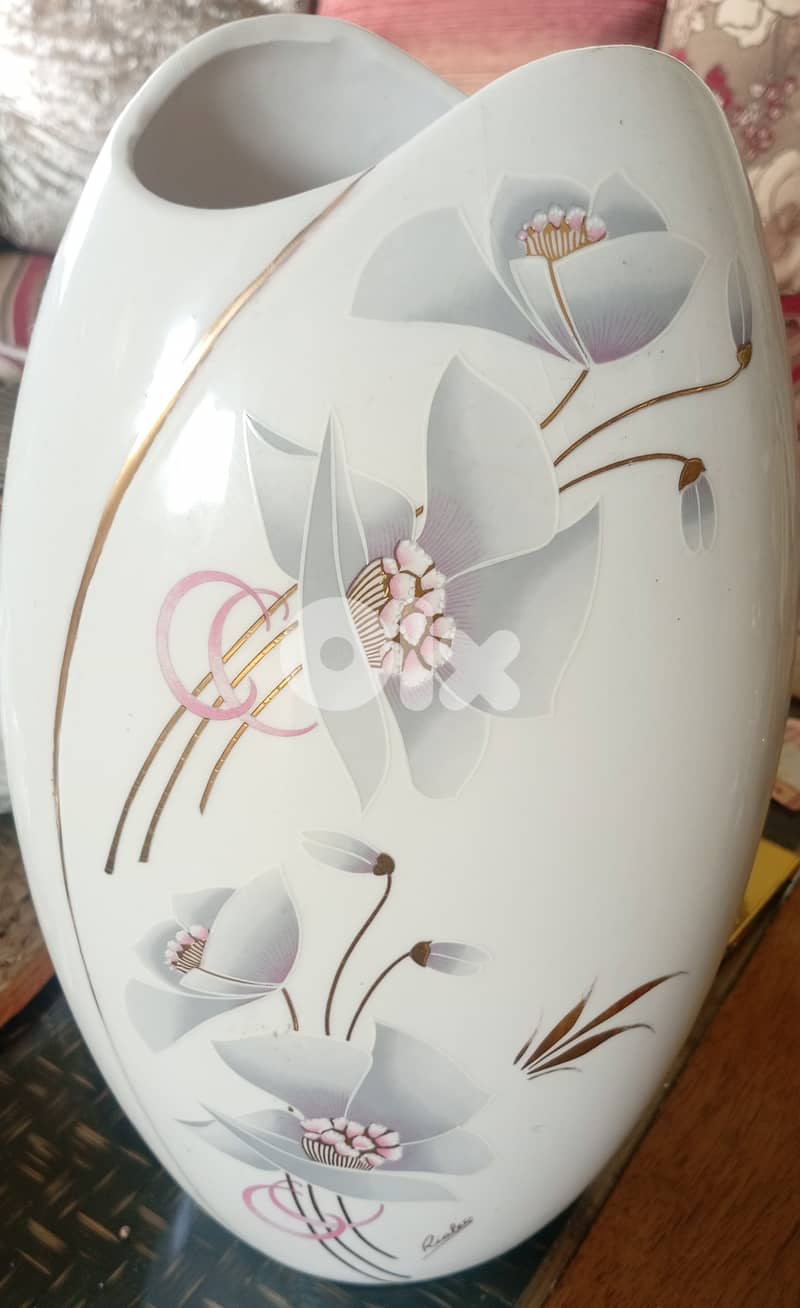 This is a vintage Rialex ceramic vase made in Italy 0
