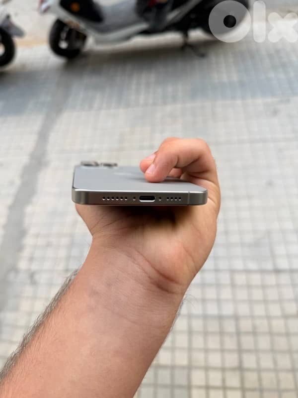 iphone 15 pro max 4