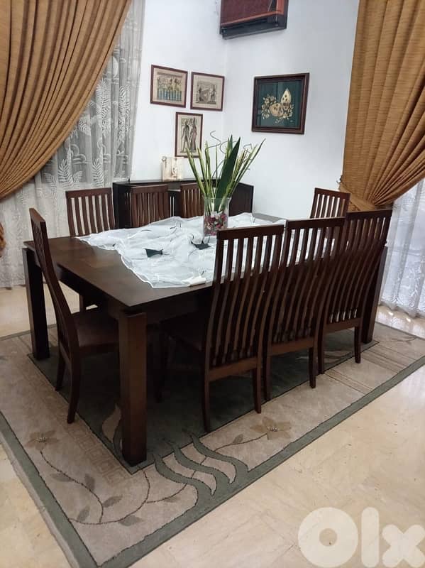 Beautiful Dining Room with Chairs & Vitrine 4