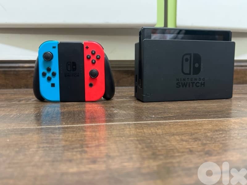 Nintendo Switch + 3 Games + Accessories 1