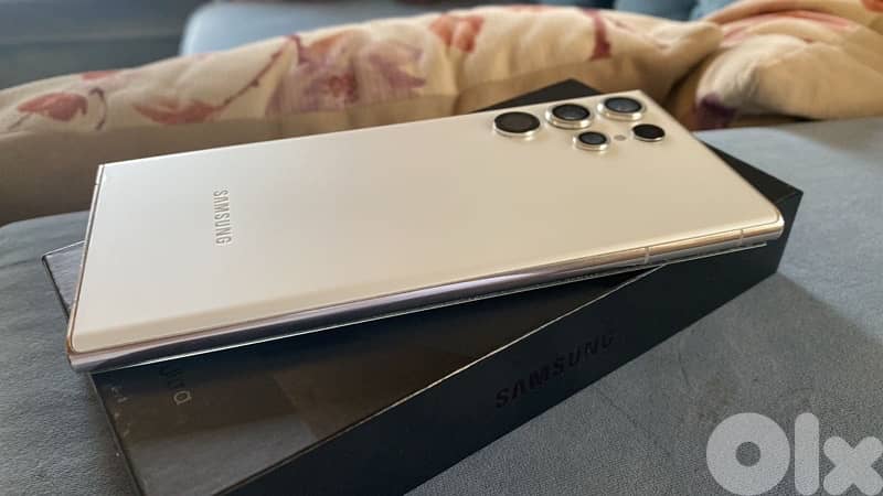 Samsung s22 ultra 256 12ram with box 0