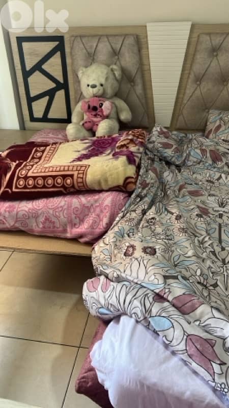 bed (bedroom) 0