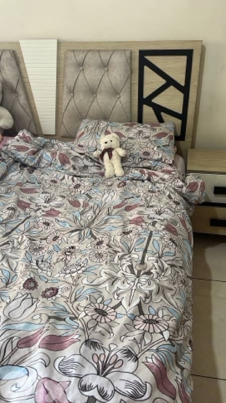 bed (bedroom) 2
