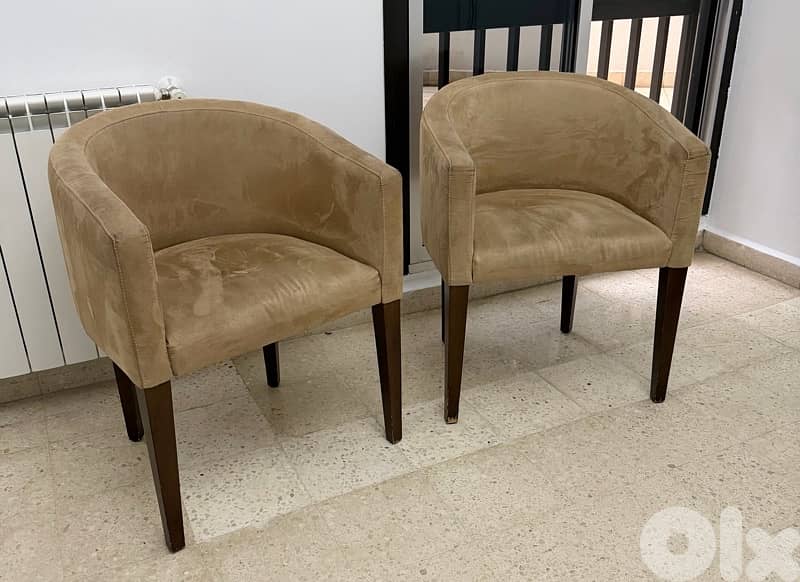 Set of 4 Beige Armchairs – Very Good Condition 3