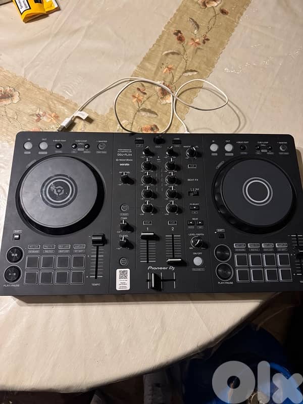 Pioneer DDJ FLX 4 - Like New 5