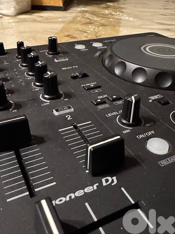 Pioneer DDJ FLX 4 - Like New 6