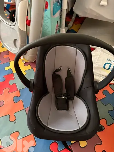 2 infant car seats with affordable price