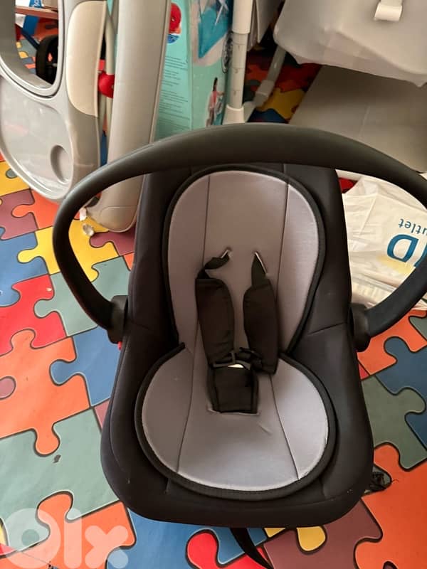2 infant car seats with affordable price 0