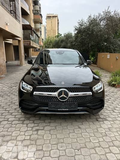 Mercedes GLC 300 coupe AMG-line 4matic 2020 black-clean carfax