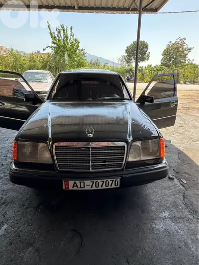 Mercedes-Benz E-Class 1990