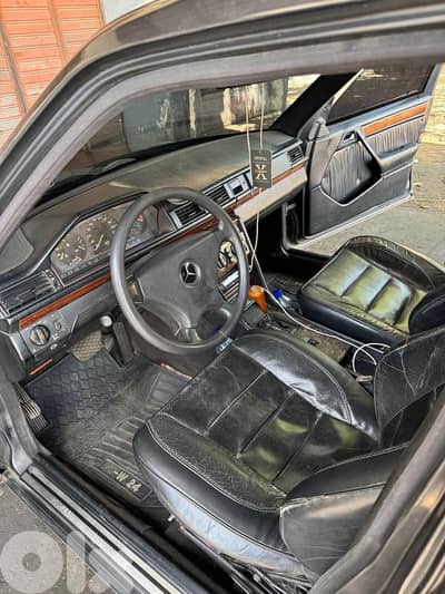 Mercedes-Benz E-Class 1990