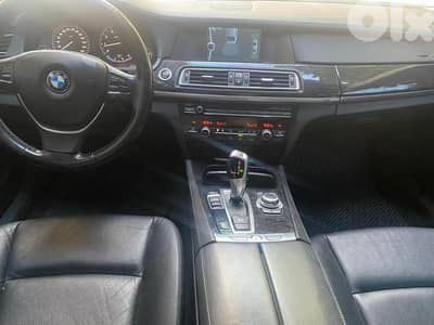 BMW 7-Series 2011