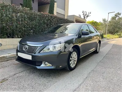 Toyota Camry (company source)(super clean) Toyota Camry (company source)(super clean)