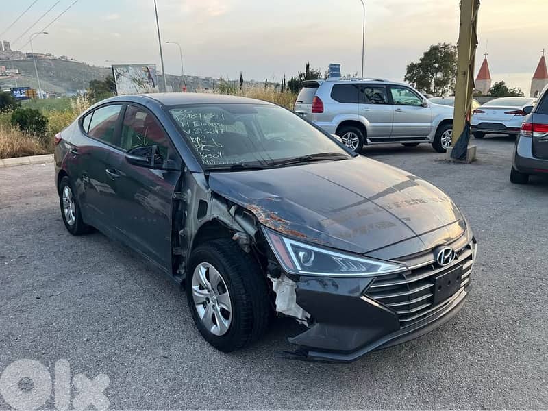 Hyundai Elantra 2019 0