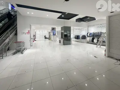 GMC188LG Showroom for rent in Hamra -  معرض للإيجار في الحمرا