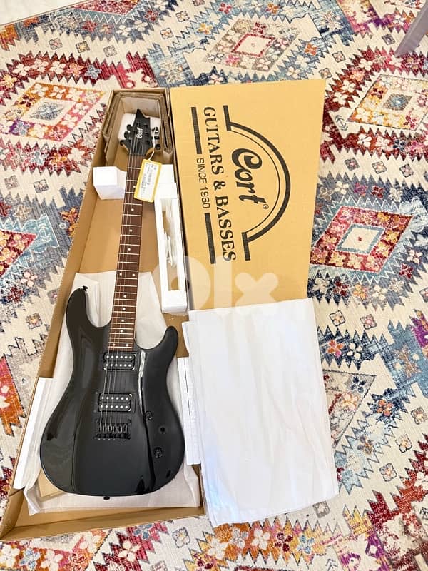 Cort Guitar/Amplifier 0