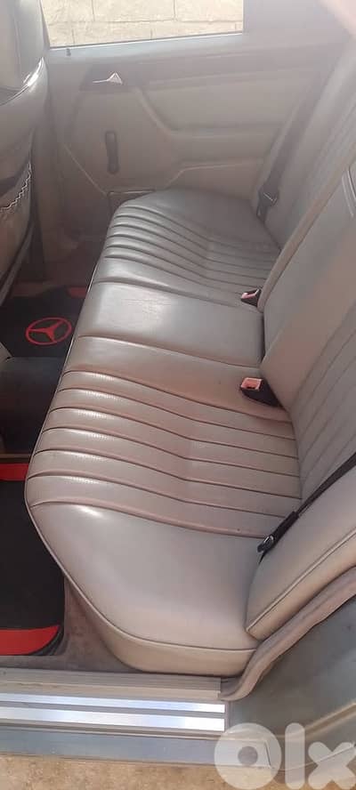 Mercedes-Benz E-Class 1990