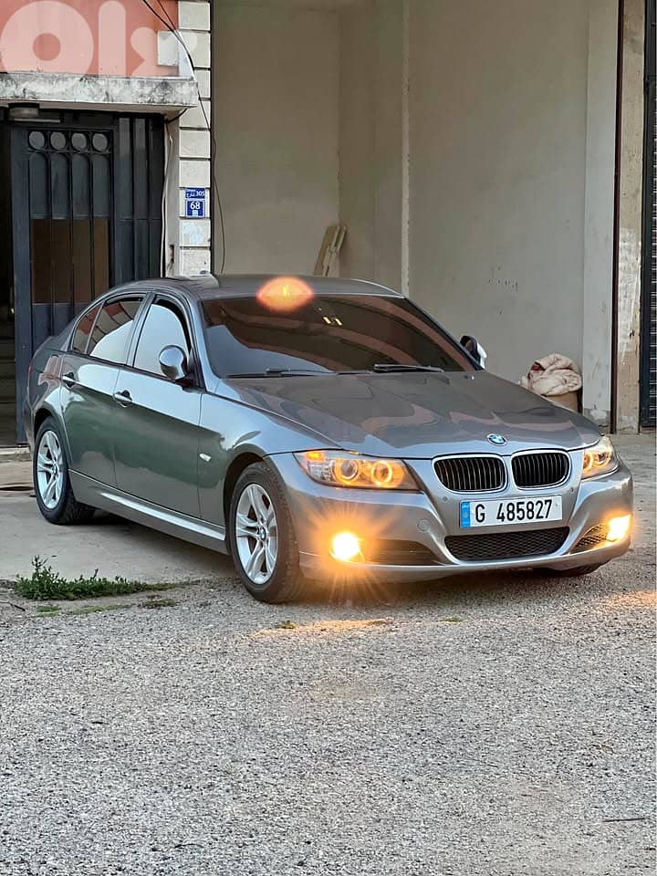 BMW 3-Series 2011 0