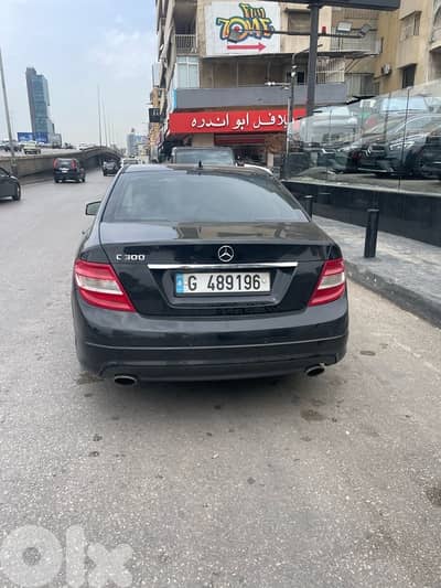 Mercedes-Benz C-Class 2011