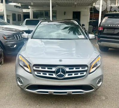 Mercedes-Benz GLA250 4matic 2018 clean carfax
