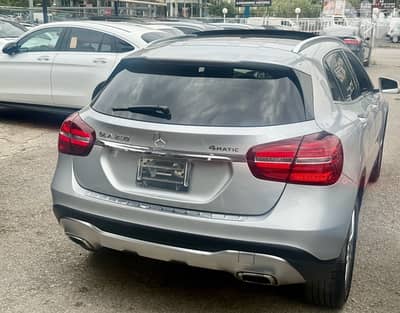 Mercedes-Benz GLA250 4matic 2018 clean carfax