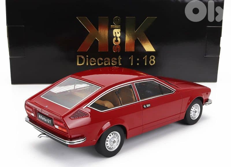 Alfa Romeo Alfetta GT 1600 diecast car model 1;18 4