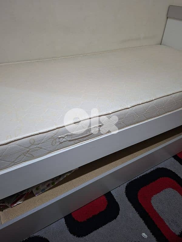 bed+ closet 0