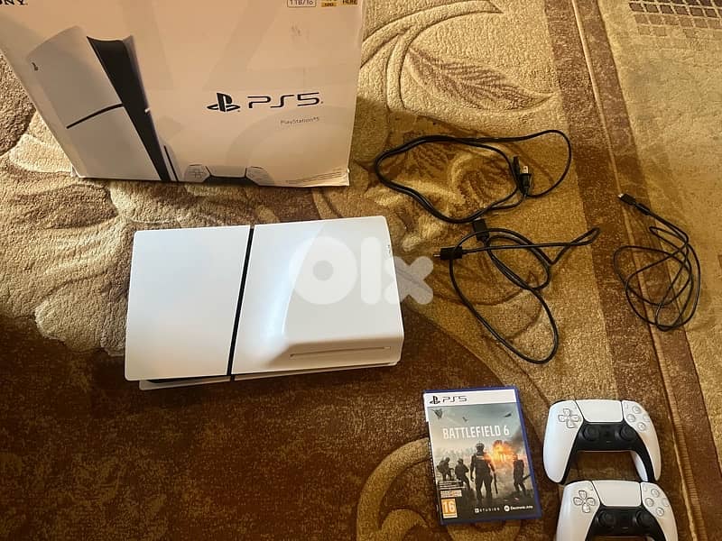 PS5 slim europe 1 TB +2 original controller +cd battle field 6 0