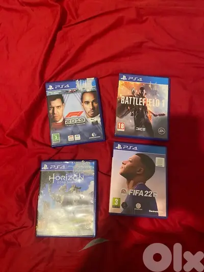 4 playstation cds for 25$