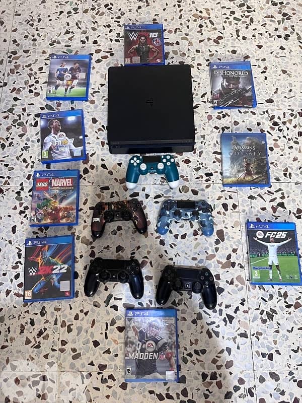 ps4 with 4 controller copy and 10 cd 0
