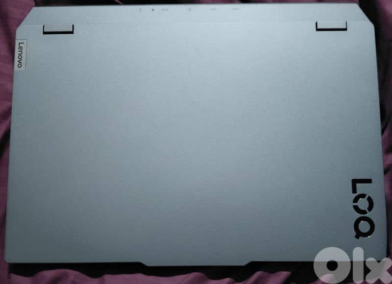 Display: 15.6" Full HD 1