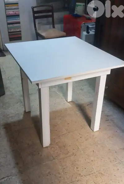 طاولة مطبخ
